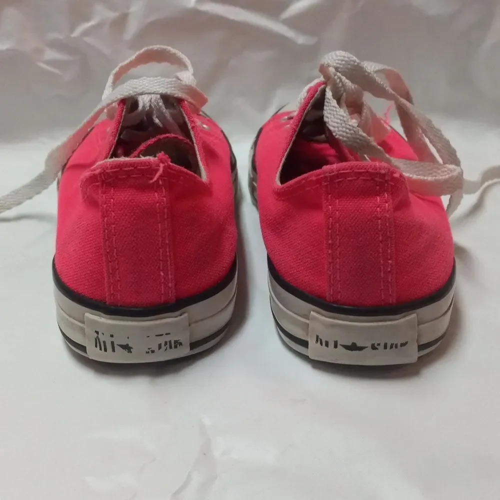 Converse Hot Pink Low Top Little Girl Size 2 Youth